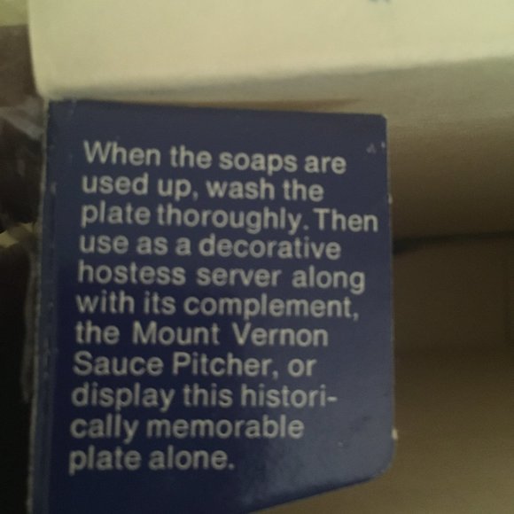 Vintage Avon Mount Vernon Cobalt Blue Plate and Soaps - Picture 9 of 9